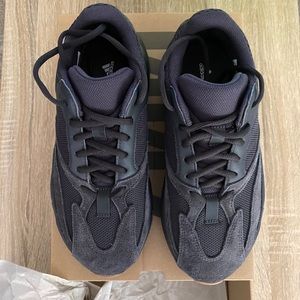 Adidas Yeezy Boost 700 Analog